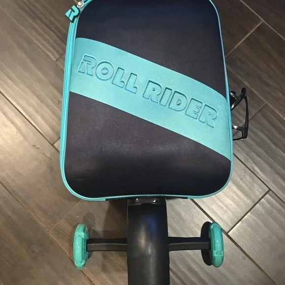 Kids ROLL RIDER- Black and Green Skateboard Suitcase - Picture 6 of 7